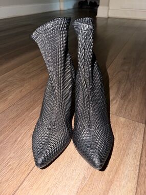 Mia Black Woven Pointed Toe Sock Booties - Women's Ankle Boots Size 9